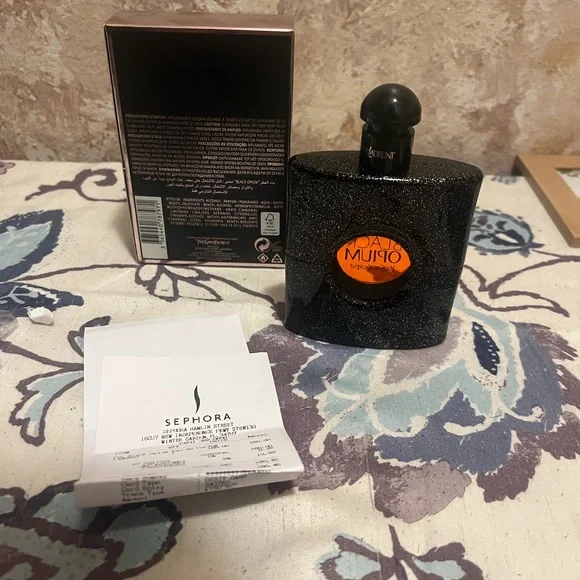 Yves Saint Laurent Black Opium with Silver Detail - Picture 4 of 4